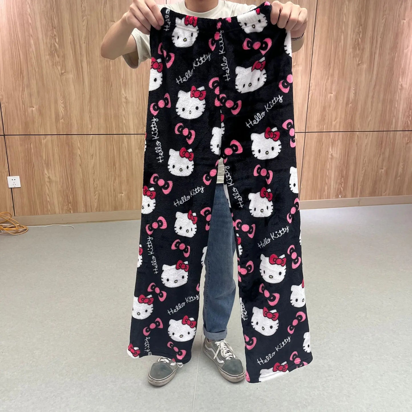 Sanrio Hello Kitty Halloween Flannel Pajamas – Kawaii Women’s Cartoon Woolen Trousers for Autumn Comfort