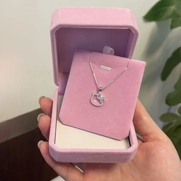 🌸 Kawaii Hello Kitty Clavicle Pendant – Elegant Sanrio-Inspired Necklace for Women, Soft Anime Aesthetic Jewelry Gift