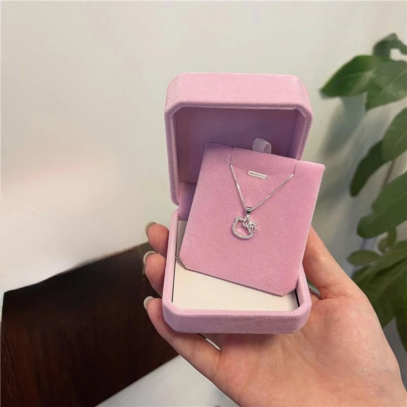🌸 Kawaii Hello Kitty Clavicle Pendant – Elegant Sanrio-Inspired Necklace for Women, Soft Anime Aesthetic Jewelry Gift