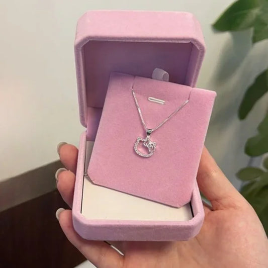 🌸 Kawaii Hello Kitty Clavicle Pendant – Elegant Sanrio-Inspired Necklace for Women, Soft Anime Aesthetic Jewelry Gift